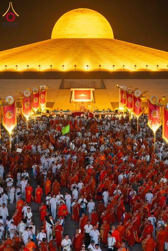 ภาพ No.324475:วันที่ 22 เมษายน พ.ศ.2569 (วันคุ้มครองโลก) บรรยากาศพระสังฆาธิการและสาธุชน การเดินทางกลับ งานถวายมหาสังฆทาน 40,000 กว่าวัดทั่วประเทศ วัดพระธรรมกาย