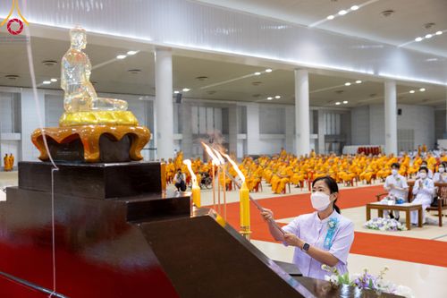 ภาพ No.91043:พิธีบำเพ็ญกุศลสวดพระอภิธรรม  อุบาสกถาวร พรหมถาวร (อุบาสกผู้ปั้นพระ) คืนสุดท้าย วันศุกร์ที่ 20 ตุลาคม พ.ศ. 2566 ณ ห้องแก้วสารพัดนึก 1 สภาธรรมกายสากล วัดพระธรรมกาย จ.ปทุมธานี