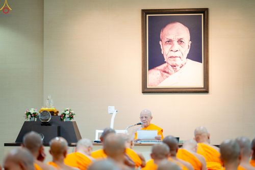 ภาพ No.335955:วันที่ 15 มิถุนายน พ.ศ.2569 หลวงพ่อทัตตชีโวเมตตาให้โอวาทแก่เจ้าอาวาสวัดศูนย์สาขาภายในประเทศ ณ วัดพระธรรมกาย