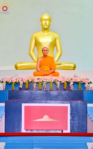 ภาพ No.92150:พิธีบูชาข้าวพระ ในวันทอดกฐินสามัคคี อาทิตย์ต้นเดือนที่ 5 พฤศจิกายน พ.ศ. 2566 ณ วัดพระธรรมกาย จ.ปทุมธานี