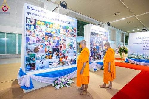 ภาพ No.90749:พิธีบำเพ็ญกุศลสวดพระอภิธรรม  อุบาสกถาวร พรหมถาวร (อุบาสกผู้ปั้นพระ) คืนที่ 3 วันจันทร์ที่ 16 ตุลาคม พ.ศ. 2566 ณ ห้องแก้วสารพัดนึก 1 สภาธรรมกายสากล วัดพระธรรมกาย จ.ปทุมธานี