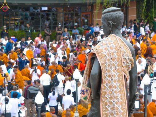 ภาพ No.126279:พิธีทำบุญเมืองนครราชสีมา ฉลอง 556 ปี ตักบาตรพระ 10,000 รูป ในวันเสาร์ที่ 2 มีนาคม พ.ศ.2567 ณ อนุสาวรีย์ท้าวสุรนารี จ.นครราชสีมา จัดโดย คณะสงฆ์จังหวัดนครราชสีมา ร่วมกับสำนักงานจังหวัดนครราชสีมา