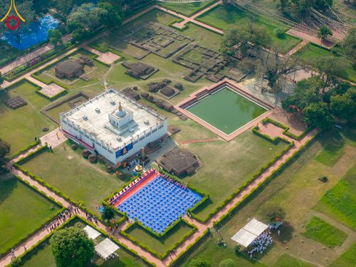 ภาพ No.314114:วันจันทร์ที่ 16 มีนาคม พ.ศ. 2569 พิธีเวียนเทียนประทักษิณ และพิธีบรรพชาสามเณร 500 รูป ณ วิหารมายาเทวี ประเทศเนปาล