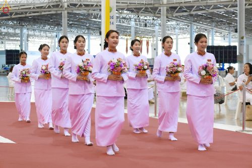 ภาพ No.286421:วันอาทิตย์ที่ 13 กรกฎาคม พ.ศ.2568 พิธีปฎิบัติธรรม และพิธีจุดเทียนใจ ไฟนิรันดร์ อนันตชัย ณ สภาธรรมกายสากล วัดพระธรรมกาย