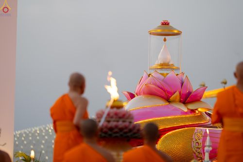 ภาพ No.307870:วันที่ 31 มกราคม พ.ศ. 2569 พิธีจุดประทีปธรรมถวายเป็นพุทธบูชา  และบูชาธรรมมหาปูชนียาจารย์ (ภาพชุดที่ 2) ณ วัดพระธรรมกาย ปทุมธานี ในโครงการธรรมยาตรา กตัญญูบูชา มหาปูชนียาจารย์ พระมงคลเทพมุนี(สด จนฺทสโร) พระผู้ปราบมาร อนุสรณ์สถาน 7 แห่ง ปีที่ 14