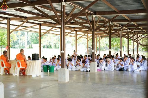 ภาพ No.152316:โครงการอบรมอุบาสก อุบาสิกาแก้ว ตัวแทนทอดกฐิน 30,000 วัด ทั่วไทย ระหว่างวันที่ 6-8 กันยายน พ.ศ. 2567 ณ ศูนย์อบรมเยาวชนกาญจนบุรี