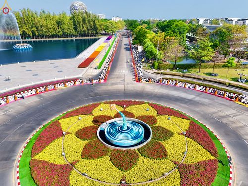 ภาพ No.304771:วันที่ 25 มกราคม พ.ศ. 2569 พิธีต้อนรับพระธรรมยาตรา (ภาพชุดที่ 2) รร.สามัคคีราษฏร์บำรุง-วัดพระธรรมกาย ในโครงการธรรมยาตรา กตัญญูบูชา มหาปูชนียาจารย์ พระมงคลเทพมุนี(สด จนฺทสโร) พระผู้ปราบมาร อนุสรณ์สถาน 7 แห่ง ปีที่ 14