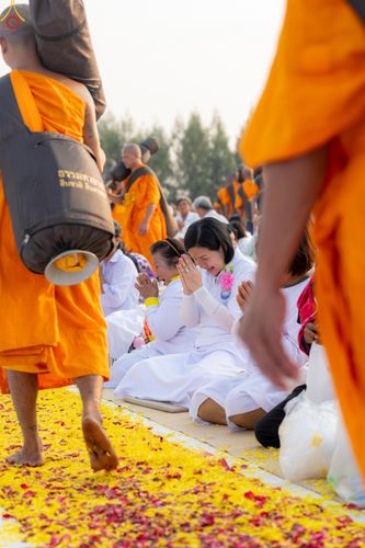 ภาพ No.299569:วันที่ 18 มกราคม พ.ศ. 2569 พิธีต้อนรับพระธรรมยาตรา (ภาพชุดที่ 2) ณ อนุสรณ์สถานลำดับที่ 5  สถานที่เผยแผ่วิชชาธรรมกายครั้งแรก อนุสรณ์สถานบางปลา วัดบางปลา อำเภอบางเลน จังหวัดนครปฐม ในโครงการธรรมยาตรา กตัญญูบูชา มหาปูชนียาจารย์ พระมงคลเทพมุนี(สด จนฺทสโร) พระ