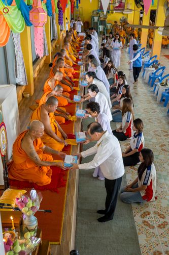 ภาพ No.291283:วันที่ 9 มกราคม พ.ศ. 2569 พิธีทอดผ้าป่าทำนุบำรุงศาสนสถาน ณ วัดนาราภิรมย์ อ.บางเลน จ.นครปฐม ในโครงการธรรมยาตรา กตัญญูบูชา มหาปูชนียาจารย์ พระมงคลเทพมุนี(สด จนฺทสโร) พระผู้ปราบมาร อนุสรณ์สถาน 7 แห่ง ปีที่ 14