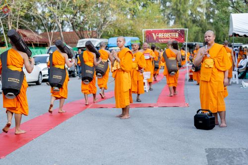 ภาพ No.296285:ภาพเบื้องหลังอาสาสมัครรวมใจ ชุดที่ 2 ในโครงการธรรมยาตรา กตัญญูบูชา มหาปูชนียาจารย์ พระมงคลเทพมุนี(สด จนฺทสโร) พระผู้ปราบมาร อนุสรณ์สถาน 7 แห่ง ปีที่ 14