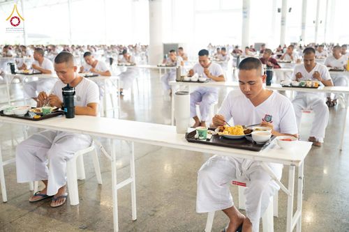 ภาพ No.350073:วันที่ 17-18 กันยายน พ.ศ. 2569 โครงการบรรพชาพัฒนาคุณธรรม จริยธรรม สำหรับนักเรียนนายสิบตำรวจ (นสต.) รุ่นที่ 16 ศูนย์ฝึกอบรมตำรวจภูธรภาค 1  ได้จัดกิจกรรม ณ สภาธรรมกายสากล ห้องแก้ว2