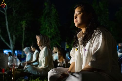 ภาพ No.82033:พิธีจุดวิสาขประทีป 22,000 ดวงและโคมลอย 3,000 ดวง ( Festival  lampion Vesak Indonesia) ณ มหาเจดียบรมพุทโธ อินโดนีเซีย  วันอาทิตย์ที่ 4 มิ.ย. พ.ศ.2566