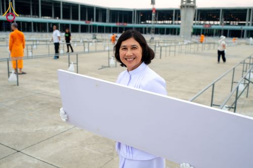 ภาพ No.326292:วันที่ 26 -27 เมษาบน พ.ศ.2569 การเก็บงานแผ่นหน้าโต๊ะที่ลานธรรม งานถวายมหาสังฆทาน 40,000 กว่าวัดทั่วประเทศ ณ ลานธรรม วัดพระธรรมกาย