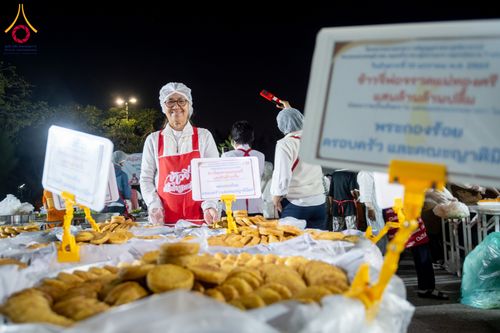 ภาพ No.293440:วันที่ 13 มกราคม พ.ศ. 2569 พิธีถวายภัตตาหารเป็นสังฆทาน แด่พระธรรมยาตรา ณ อนุสรณ์สถานมหาวิหารพระมงคลเทพมุนี (โลตัสแลนด์) อ.สองพี่น้อง จ.สุพรรณบุรี ในโครงการธรรมยาตรา กตัญญูบูชา มหาปูชนียาจารย์ พระมงคลเทพมุนี(สด จนฺทสโร) พระผู้ปราบมาร อนุสรณ์สถาน 7 แห่ง ปี