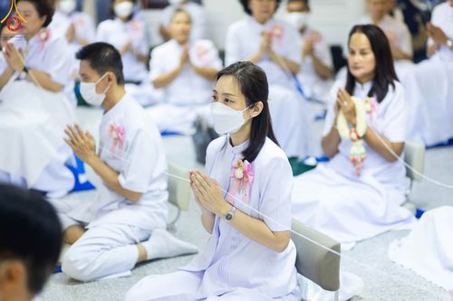 ภาพ No.89249:พิธีประดิษฐานรูปหล่อทองคำ  คุณยายอาจารย์มหารัตนอุบาสิกาจันทร์ ขนนกยูง ภายในมหาวิหารคุณยายอาจารย์ฯ เนื่องในวันครูผู้ค้นพบวิชชาธรรมกาย วันศุกร์ที่ 29 กันยายน พ.ศ. 2566 ณ วัดพระธรรมกาย จ.ปทุมธานี