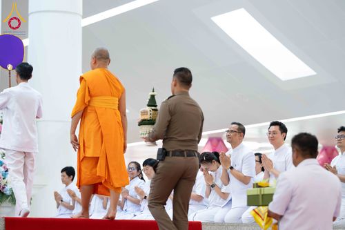 ภาพ No.309066:วันอาทิตย์ที่ 8 กุมภาพันธ์ พ.ศ. 2569  พิธีต้อนรับพระบัญชาสมเด็จพระสังฆราช แต่งตั้ง  “พระครูปลัดรัตนวีรวัฒน์” (รังสฤษดิ์ อิทฺธิจินฺตโก) เจ้าอาวาสวัดพระธรรมกาย ให้ดำรงตำแหน่ง “ที่ปรึกษาเจ้าคณะจังหวัดปทุมธานี”