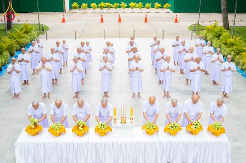 ภาพ No.286488:วันเสาร์ที่ 12 กรกฏาคม พ.ศ.2568 พิธีบรรพชาอุปสมบท  โครงการบรรพชาอุปสมบทหมู่ ธรรมทายาทนานาชาติ(ภาคภาษาจีน), โครงการบรรพชาสามเณร โรงเรียนนานาชาติ รุ่นที 14