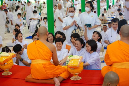 ภาพ No.137780:พิธีอุปสมบทสามเณรอุทิศชีวิต 11 รูป วันวิสาขบูชา พุธที่ 22 พฤษภาคม พ.ศ.2567 ณ อุโบสถ วัดพระธรรมกาย