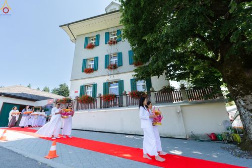 ภาพ No.286144:วันที่ 13 กรกฎาคม พ.ศ. 2568  พิธีทอดผ้าป่าฉลอง 13 ปี  วัดพระธรรมกายสวิตเซอร์แลนด์