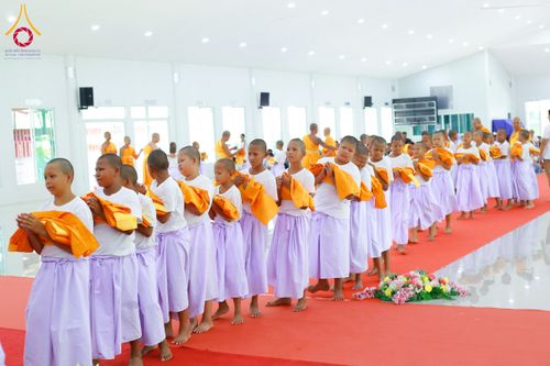 ภาพ No.319670:วันเสาร์ที่ 4 เมษายน พ.ศ.2569 พิธีขอขมา มอบผ้าไตร บรรพชาสามเณร ศูนย์อบรมเยาวชนนครปฐม