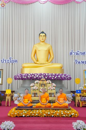 ภาพ No.331819:วันพฤหัสบดีที่ 4 มิถุนายน พ.ศ.2569 พิธีต้อนรับเปรียญธรรม 9 ประโยค และเปรียญธรรม 6 ประโยค  ณ อาคารธรรมสภา วัดบ้านขุน ต.บ่อหลวง อ.ฮอด จ.เชียงใหม่