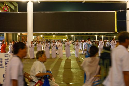 ภาพ No.324593:วันที่ 22 เมษายน พ.ศ.2569 (วันคุ้มครองโลก) บรรยากาศพระสังฆาธิการและสาธุชน การเดินทางกลับ งานถวายมหาสังฆทาน 40,000 กว่าวัดทั่วประเทศ วัดพระธรรมกาย