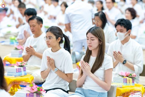 ภาพ No.329118:วันอาทิตย์ที่ 17 พฤษภาคม พ.ศ.2569 พิธีร่วมบุญการศึกษาพระภิกษุสามเณร (หนังสือบาลี นักธรรม ทางก้าวหน้า World-Pec) ณ ห้องแก้วสารพัดนึก 2 วัดพระธรรมกาย