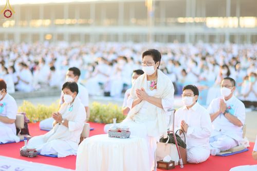 ภาพ No.68699:พิธีตักบาตรฉลองพระใหม่ วันที่ 1 มกราคม พ.ศ. 2566 ณ วัดพระธรรมกาย จ.ปทุมธานี