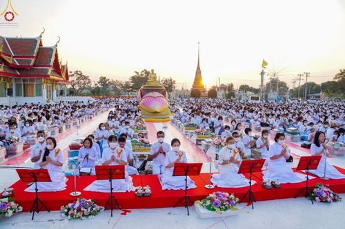 ภาพ No.72003:พิธีตักบาตรพระธรรมยาตราฯ ในโครงการธรรมยาตรากตัญญูบูชา มหาปูชนียาจารย์ พระมงคลเทพมุนี(สด จนฺทสโร) พระผู้ปราบมาร ปีที่ 11 ณ อนุสรณ์สถานลำดับที่ 3 สถานที่เกิดใหม่ในเพศสมณะ วัดสองพี่น้อง อ.สองพี่น้อง จ.สุพรรณบุรี วันที่ 18 มกราคม พ.ศ. 2566