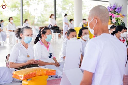 ภาพ No.65684:พิธีปลงผมและพิธีขอขมา มอบบาตรกับผ้าไตร ในโครงการอุปสมบทบูชาธรรม มหาปูชนียาจารย์ประจำปี 2565 ณ ศูนย์ปฎิบัติธรรมสมุทรปราการ(บางบ่อ)  วันอาทิตย์ที่ 20 พฤศจิกายน พ.ศ. 2565