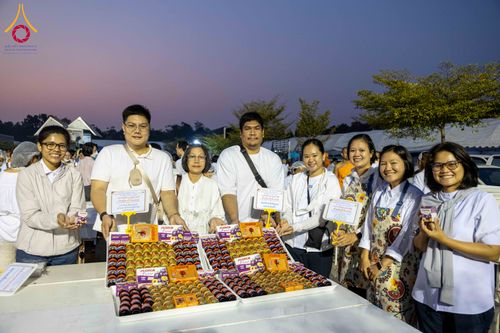 ภาพ No.295481:วันที่ 16 มกราคม พ.ศ. 2569 พิธีถวายภัตตาหารเป็นสังฆทาน แด่พระธรรมยาตรา ณ วัดโบสถ์บน ต.บางคูเวียง จ.นนทบุรี อนุสรณ์สถานลำดับที่ 4 สถานที่เกิดด้วยกายธรรม ในโครงการธรรมยาตรา กตัญญูบูชา มหาปูชนียาจารย์ พระมงคลเทพมุนี(สด จนฺทสโร) พระผู้ปราบมาร อนุสรณ์สถาน 7 แ