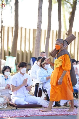 ภาพ No.70840:พิธีต้อนรับพระธรรมยาตรา ในโครงการธรรมยาตรากตัญญูบูชา มหาปูชนียาจารย์ พระมงคลเทพมุนี(สด จนฺทสโร) พระผู้ปราบมาร อนุสรณ์สถาน 7 แห่ง ปีที่ 11 วันที่ 14 มกราคม พ.ศ. 2566 ณ อนุสรณ์สถานลำดับที่ 3 สถานที่เกิดในเพศสมณะ วัดสองพี่น้อง อ.สองพี่น้อง จ.สุพรรณบุรี