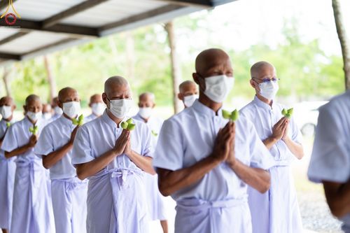 ภาพ No.65586:พิธีปลงผม และพิธีขอขมามอบผ้าไตร นาคธรรมทายาท ในโครงการอุปสมบทบูชาธรรม มหาปูชนียาจารย์ประจำปี 2565 ณ ศูนย์ปฏิบัติธรรมภาคใต้ บางกล่ำ จ.สงขลา วันที่ 19 พฤศจิกายน พ.ศ. 2565