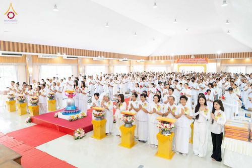 ภาพ No.346573:วันอาทิตย์ที่ 30 สิงหาคม พ.ศ.2569 พิธีทอดผ้าป่า สวดธรรมจักรกัปปวัตนสูตรกลั่นแผ่นดินโปรยรัตนชาติ  สถาปนาองค์พระเจดีย์เพื่อสร้างสันติภาพโลก  ณ ศูนย์ปฏิบัติธรรมพนมสารคาม (เพชรตะวัน) จังหวัดฉะเชิงเทรา