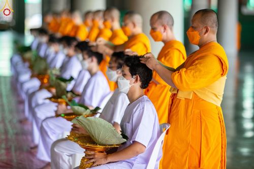 พิธีปลงผมนาคธรรมทายาท ในโครงการธรรมทายาทระดับอุดมศึกษา รุ่นที่ 50 ภาคฤดูฝน ในวันที่ 10 มิถุนายน พ.ศ. 2566 ณ วัดพระธรรมกาย