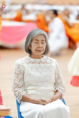 ภาพ No.145224:พิธีถวายผ้าอาบน้ำฝนและประทีปโคมไฟ ณ สภาธรรมกายสากล วัดพระธรรมกาย วันเสาร์ที่ 20 กรกฎาคม พ.ศ. 2567