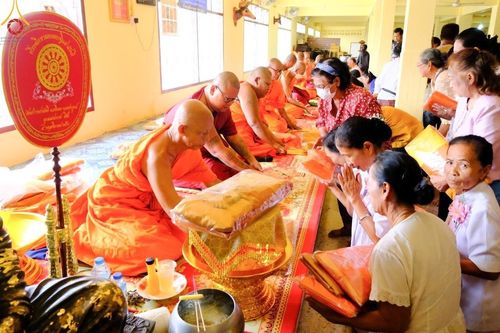 ภาพ No.163540:โครงการกฐินสามัคคีทั่วไทย 30,000 วัด บูชาธรรม 80 ปี หลวงพ่อธัมมชโย โดย คณะศิษยานุศิษย์วัดพระธรรมกาย ณ วัดสว่างสามัคคี จ.เพชรบูรณ์ วันที่ 20 ตุลาคม พ.ศ. 2567