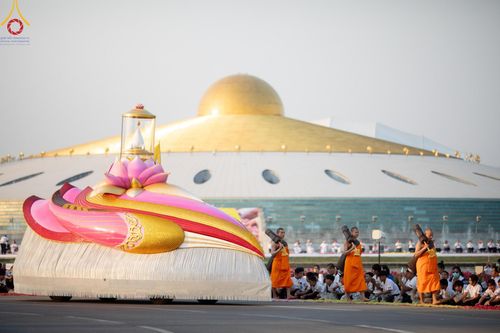 ภาพ No.201999:พิธีต้อนรับพระธรรมยาตรา ณ อนุสรณ์สถานลำดับที่ 7 สถานที่ขยายวิชชาธรรมกาย วัดพระธรรมกาย ต.คลองสาม อ.คลองหลวง จ.ปทุมธานี ในโครงการธรรมยาตรา กตัญญูบูชา มหาปูชนียาจารย์ พระมงคลเทพมุนี(สด จนฺทสโร) พระผู้ปราบมาร อนุสรณ์สถาน 7 แห่ง ปีที่ 13 วันที่ 26 มกราคม 2568