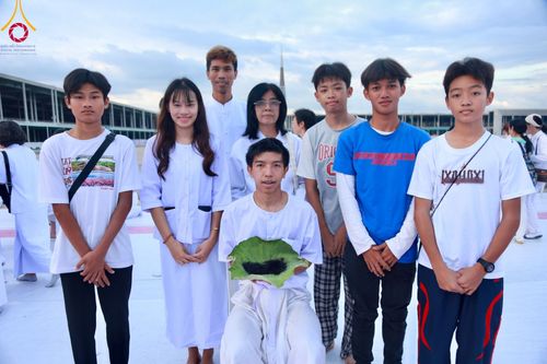 ภาพ No.99922:พิธีปลงผมธรรมทายาท โครงการอุปสมบทบูชาธรรมมหาปูชนียาจารย์ พ.ศ. 2566 ณ ลานธรรม มหาวิหารคด 8-9 ศูนย์อบรมวัดพระธรรมกาย วันอาทิตย์ที่ 3 ธันวาคม พ.ศ. 2566