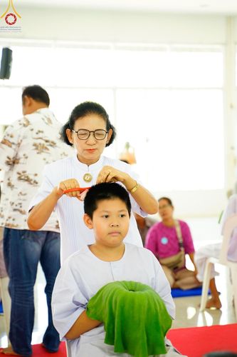 ภาพ No.134831:พิธีตัดปอยผม พิธีขอขมารับผ้าไตร พิธีบรรพชา และพิธีถวายบาตร ในโครงการบรรพชาสามเณร ฟื้นฟูพระพุทธศาสนาทั่วไทย  ณ ศูนย์ปฏิบัติธรรมและศูนย์อบรมเยาวชนเพชรบุรี ต.ท่าแลง อ.ท่ายาง จ.เพชรบุรี