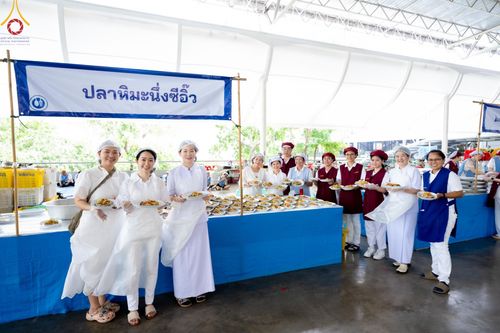 ภาพ No.60202:คณะสงฆ์ 10,000 กว่าวัดฉันภัตตาหารเพล ในวันคุ้มครองโลก วันจันทร์ที่ 22 เมษายน พ.ศ. 2567 ณ สภาธรรมกายสากล วัดพระธรรมกาย