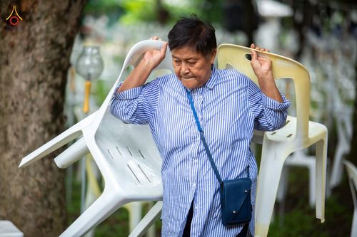 ภาพ No.88680:คณะสงฆ์ เจ้าหน้าที่ และสาธุชน ทุ่มเทแรงกายแรงใจเตรียมงาน เพื่องานวันครูผู้ค้นพบวิชชาธรรมกาย ตั้งแต่วันที่ 20 กันยายน พ.ศ. 2566