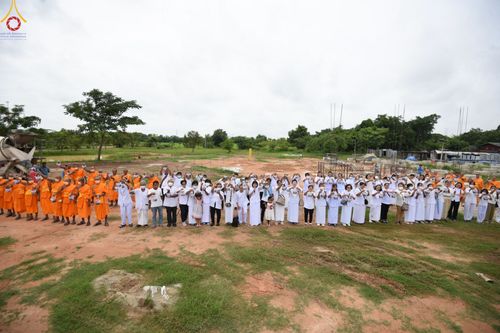 ภาพ No.87636:พิธีสวดพุทธมนต์วันละสังขาร คุณยายอาจารย์ มหารัตนอุบาสิกาจันทร์ ขนนกยูง และพิธีเทคอนกรีตฐานราก อาคาร 80 ปี หลวงพ่อธัมมชโย ณ ศูนย์ปฏิบัติธรรมวิหารแดง ต.เจริญธรรม อ.วิหารแดง จ.สระบุรี วันที่ 10 กันยายน พ.ศ. 2566