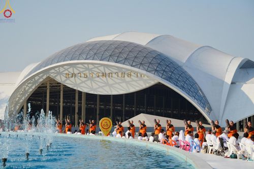 ภาพ No.188411:พิธีต้อนรับพระธรรมยาตรา ในโครงการธรรมยาตรา กตัญญูบูชา มหาปูชนียาจารย์ พระมงคลเทพมุนี(สด จนฺทสโร) พระผู้ปราบมาร อนุสรณ์สถาน 7 แห่ง ปีที่ 13 วันที่ 2 มกราคม พ.ศ. 2568 ณ วัดพระธรรมกาย จ.ปทุมธานี