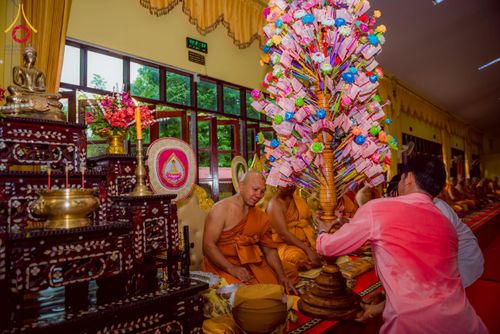 ภาพ No.177205:พิธีทอดกฐิน ณ วัดตรีมิตรประดิษฐาราม ต.รางหวาย อ.พนมทวน จ.กาญจนบุรี ในโครงการทอดกฐินสามัคคีทั่วไทย 30,000 วัด บูชาธรรม 80 ปี หลวงพ่อธัมมชโย โดยคณะศิษยานุศิษย์วัดพระธรรมกาย วันที่ 15 พฤศจิกายน พ.ศ. 2567