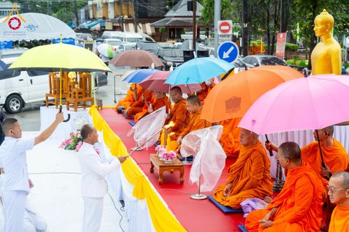 ภาพ No.226067:วันอาทิตย์ที่ 25 พฤษภาคม พ.ศ. 2568 พิธีตักบาตรพระ 1,000 รูปเมืองตรัง ครบรอบ 110 ปี เมืองทับเที่ยง ถวายเป็นพุทธบูชา ถวายเป็นพระราชกุศลแด่รัชกาลที่ 10 และอุทิศส่วนกุศลแด่อดีตเจ้าเมืองตรัง และบรรพบุรุษ ณ บริเวณหน้าศาลากลางจังหวัดตรัง ถนนพระราม 6