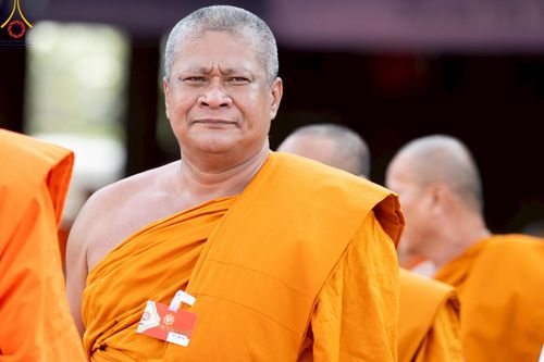 ภาพ No.221548:วันอังคารที่ 22 เมษายน พ.ศ. 2568 ภาพพิธีถวายมหาสังฆทานคณะสงฆ์ 40,000 กว่าวัดทั่วประเทศ เนื่องในวันคุ้มครองโลก ชุดที่ 2 (ปลื้มให้สมการรอคอย) ณ ลานธรรมพระมหาธรรมกายเจดีย์ วัดพระธรรมกาย