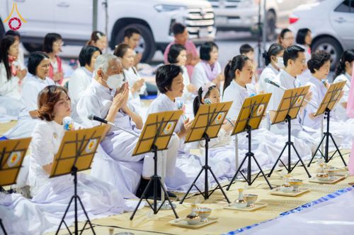 ภาพ No.191013:พิธีถวายภัตตาหารเป็นสังฆทาน แด่พระธรรมยาตรา ณ อนุสรณ์สถานคลองบางนางแท่น อ.สามพราน จ.นครปฐม ในโครงการธรรมยาตรา กตัญญูบูชา มหาปูชนียาจารย์ พระมงคลเทพมุนี(สด จนฺทสโร) พระผู้ปราบมาร อนุสรณ์สถาน 7 แห่ง ปีที่ 13 วันที่ 8 มกราคม พ.ศ. 2568