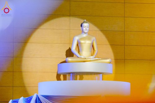 ภาพ No.134032:พิธีบูชาข้าวพระ  ในวันอาทิตย์ต้นเดือนที่ 7 เมษายน พ.ศ. 2567 ณ วัดพระธรรมกาย จ.ปทุมธานี