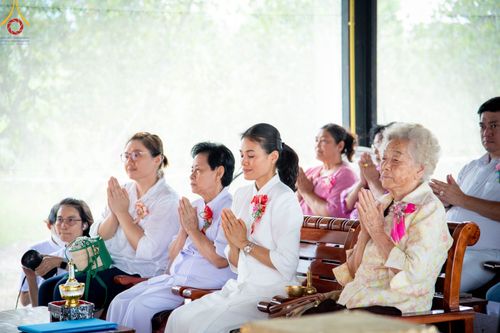 ภาพ No.92697:พิธีทอดกฐินวัดศรีวรรณวนาราม จ.ปทุมธานี และพิธีอัญเชิญพระสารีริกธาตุ วันที่ 4 พฤศจิกายน พ.ศ. 2566